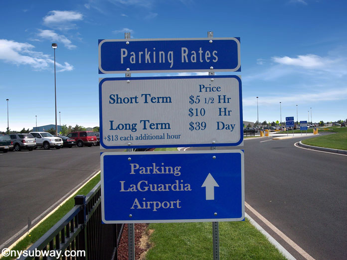 laguardia airport parking